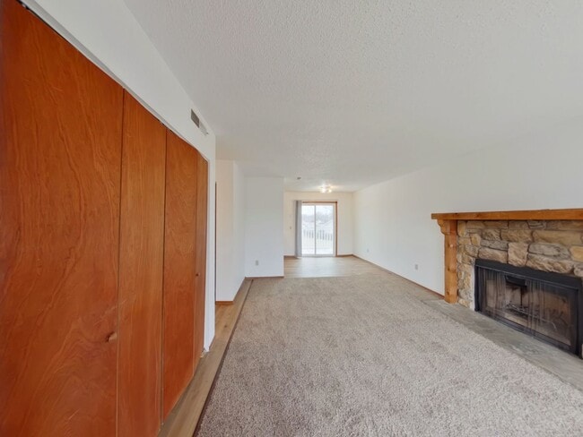 Building Photo - 3951 N Garland Cir