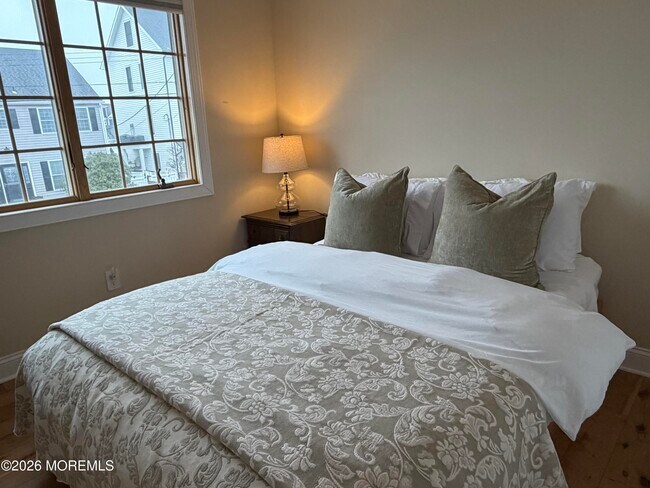 Building Photo - 326 Cutter Ln