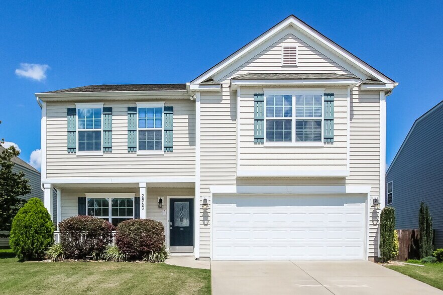 Primary Photo - 2860 Meadow Creek Dr