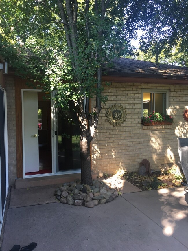 Building Photo - COMING SOON - Great Location - Close to Sw...
