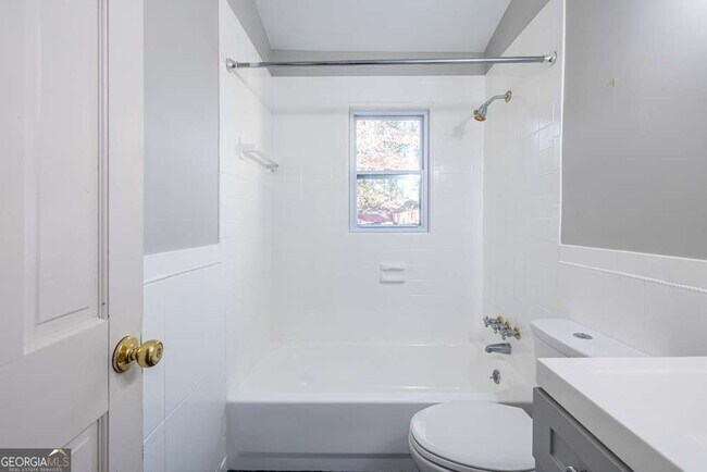 Building Photo - 1570 Spring Ln NW