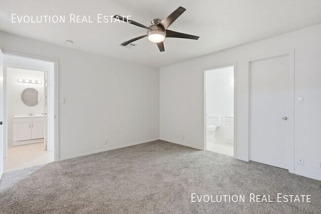 Building Photo - 20251 N 3rd Dr