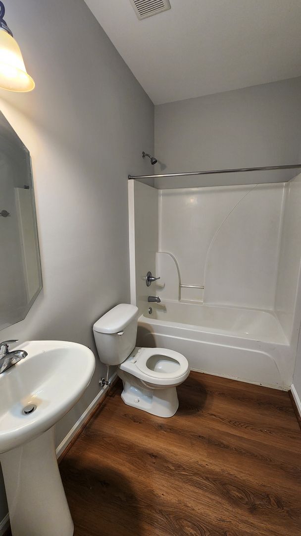 Building Photo - 4 Bedroom - Near Ft Moore