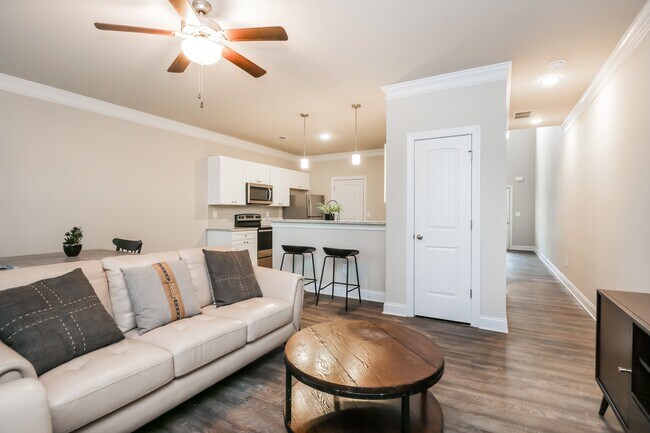 Building Photo - 216 Riley Cir