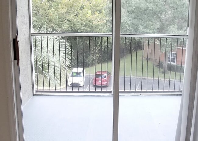 Building Photo - Beautiful 1/1 Condo x Rent @ The Crest at Waterford Lakes Close to UCF and Valencia College !!!