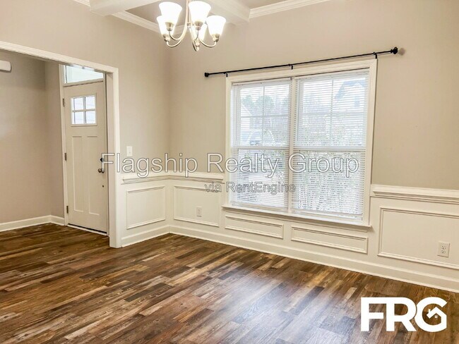 Building Photo - 491 Fallingbrook Dr