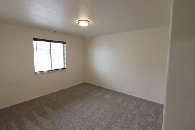 Building Photo - Live Large in Obsidian Trails — Where Comf...
