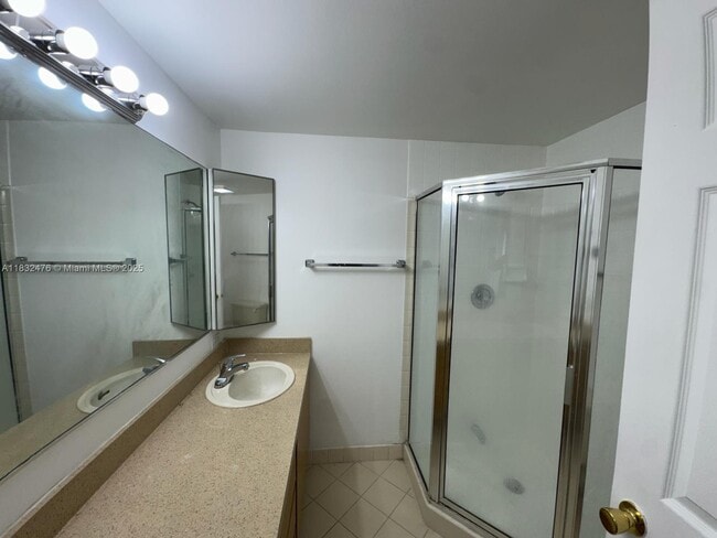 Building Photo - 513 Green Springs Pl