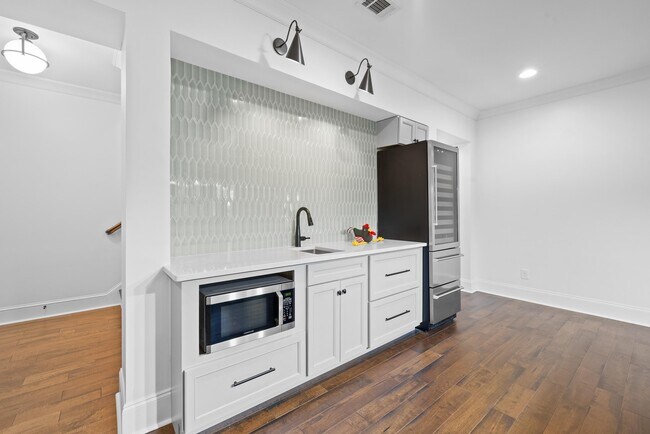 Building Photo - 1020 Bridle Bit Ln