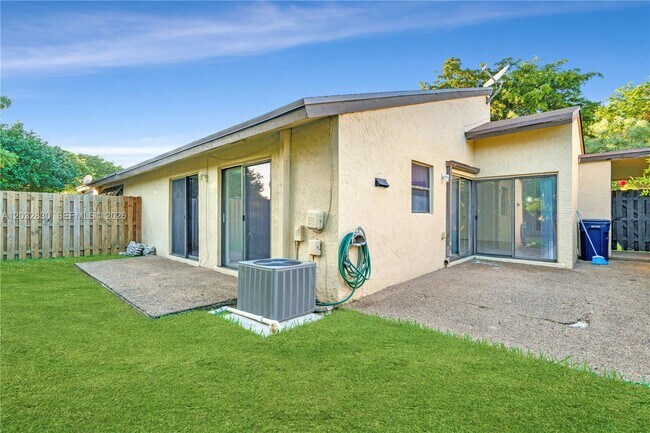Building Photo - 12704 SW 71st Terrace