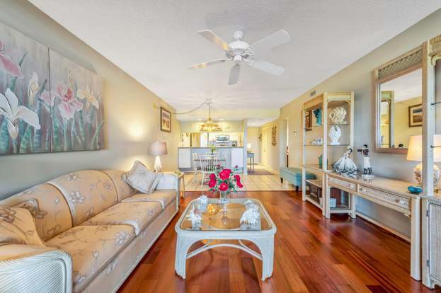 Building Photo - 33 Plantation Dr