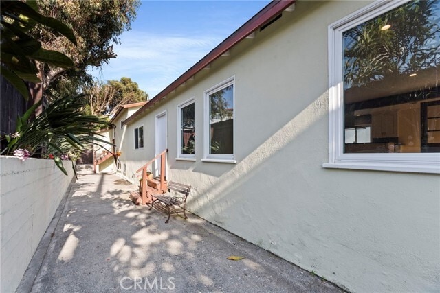 Building Photo - 2616 N Poinsettia Ave