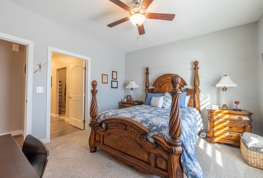 Building Photo - 711 Lancelot Dr
