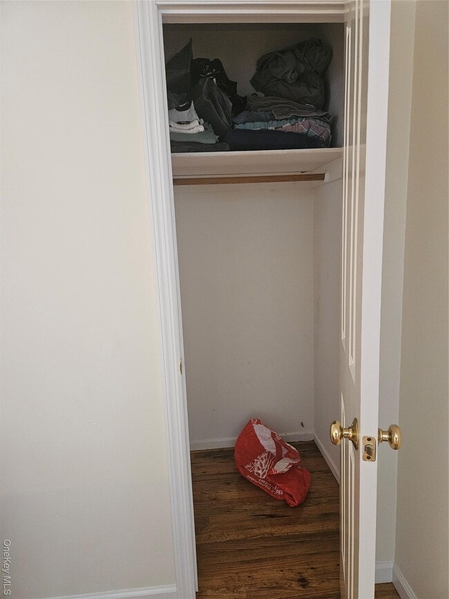 Building Photo - 8 Town Path