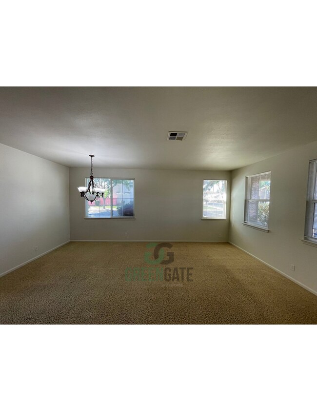 Building Photo - 104 Walker Ranch Pkwy
