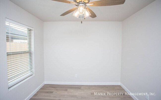 Building Photo - 310 E 77th St