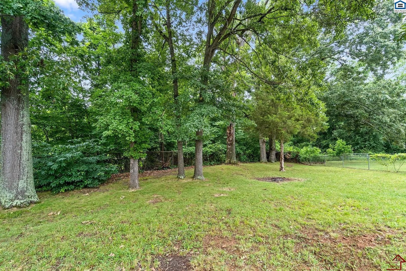 Building Photo - 1907 Roan Dr