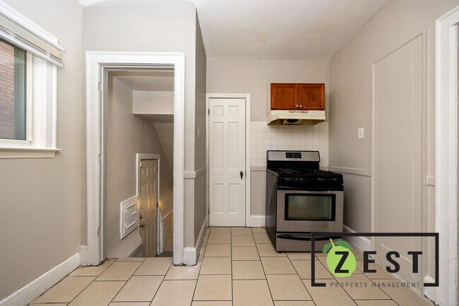 Building Photo - 3740 Tyler St