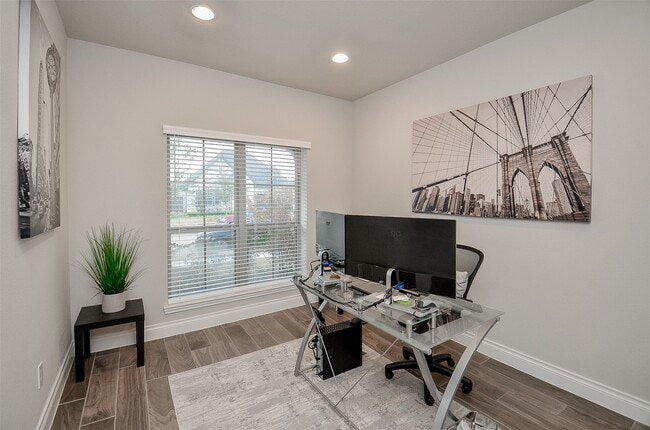 Building Photo - 6926 Myrtle Dr