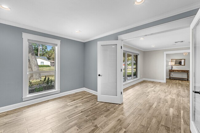 Building Photo - 10211 Candlewood Dr