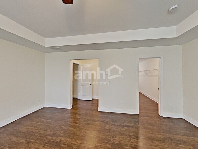 Building Photo - 5825 Winding Lakes Dr