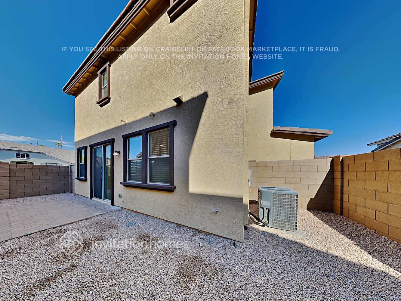 Building Photo - 326 N Sandal