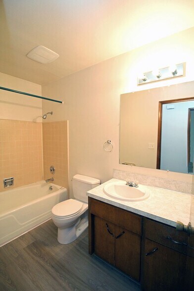 Building Photo - 1001 SW Woods St