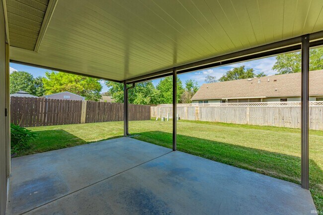 Building Photo - 3900 Deer Trail