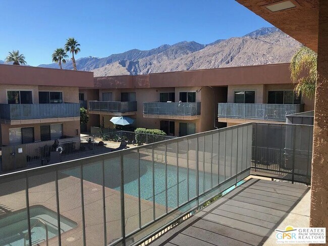 Building Photo - 400 N Sunrise Way