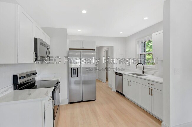 Building Photo - 2642 Ferrara Dr