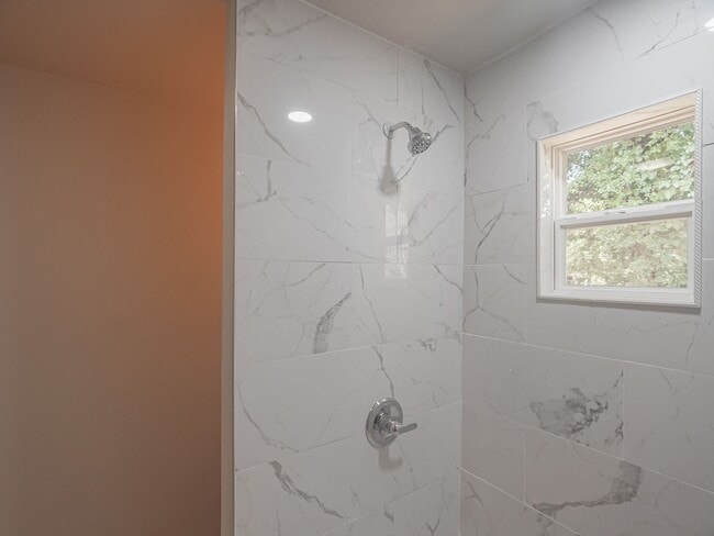 Building Photo - Phenomenally Beautiful FOUR bedroom TWO bath, Newly Remodeled Home! AVAILABLE RENT TO OWN!!