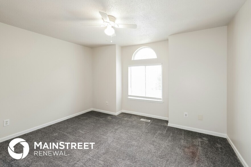 Building Photo - 1495 NW Yankee Dr