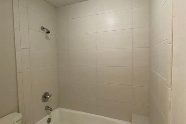 Building Photo - 1312 Nylic St