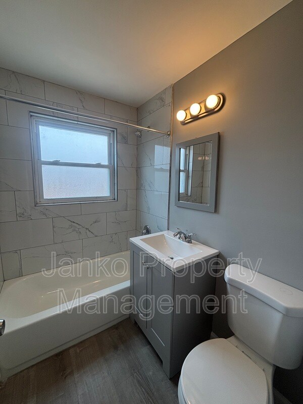 Building Photo - 2123 W 119th St