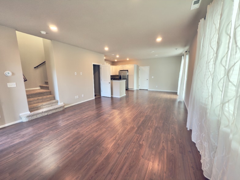 Building Photo - 3453 Juno St NE