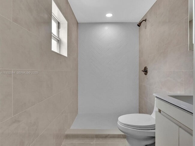 Building Photo - 107 Central Ave