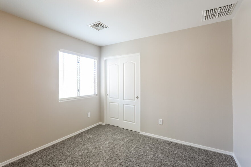 Building Photo - 14180 N Via Trincheras