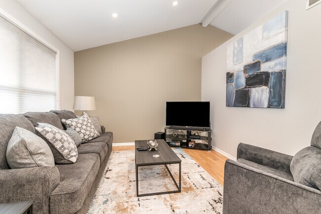 Primary Photo - 6907 Manchester Dr