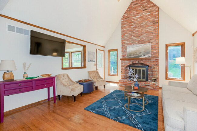 Building Photo - 8562 N Virginia Ave