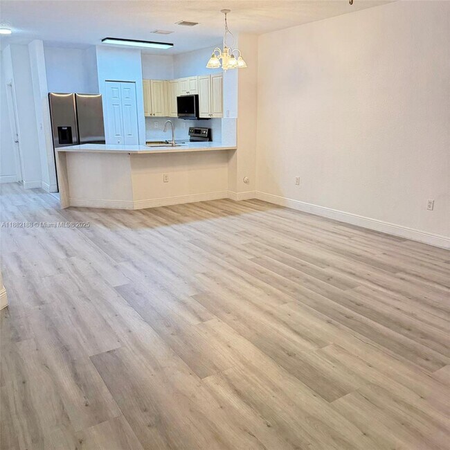 Building Photo - 6482 Catalina Ln