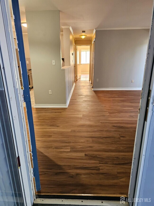 Building Photo - 1217 Aspen Dr