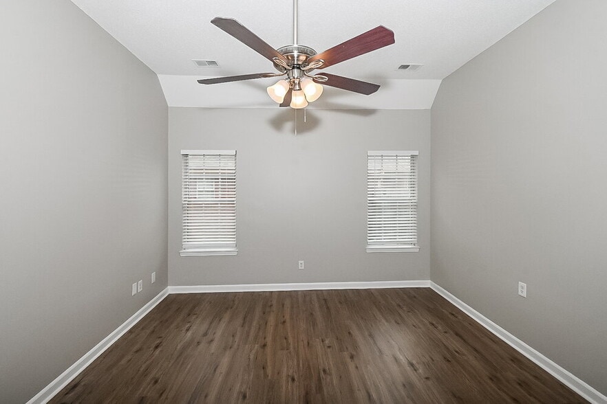 Building Photo - 2785 Pinnacle Dr