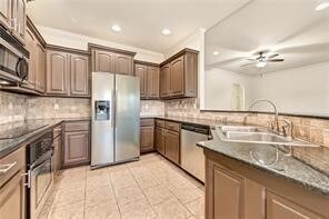 Building Photo - 5002 SW Golden Eagle Ave