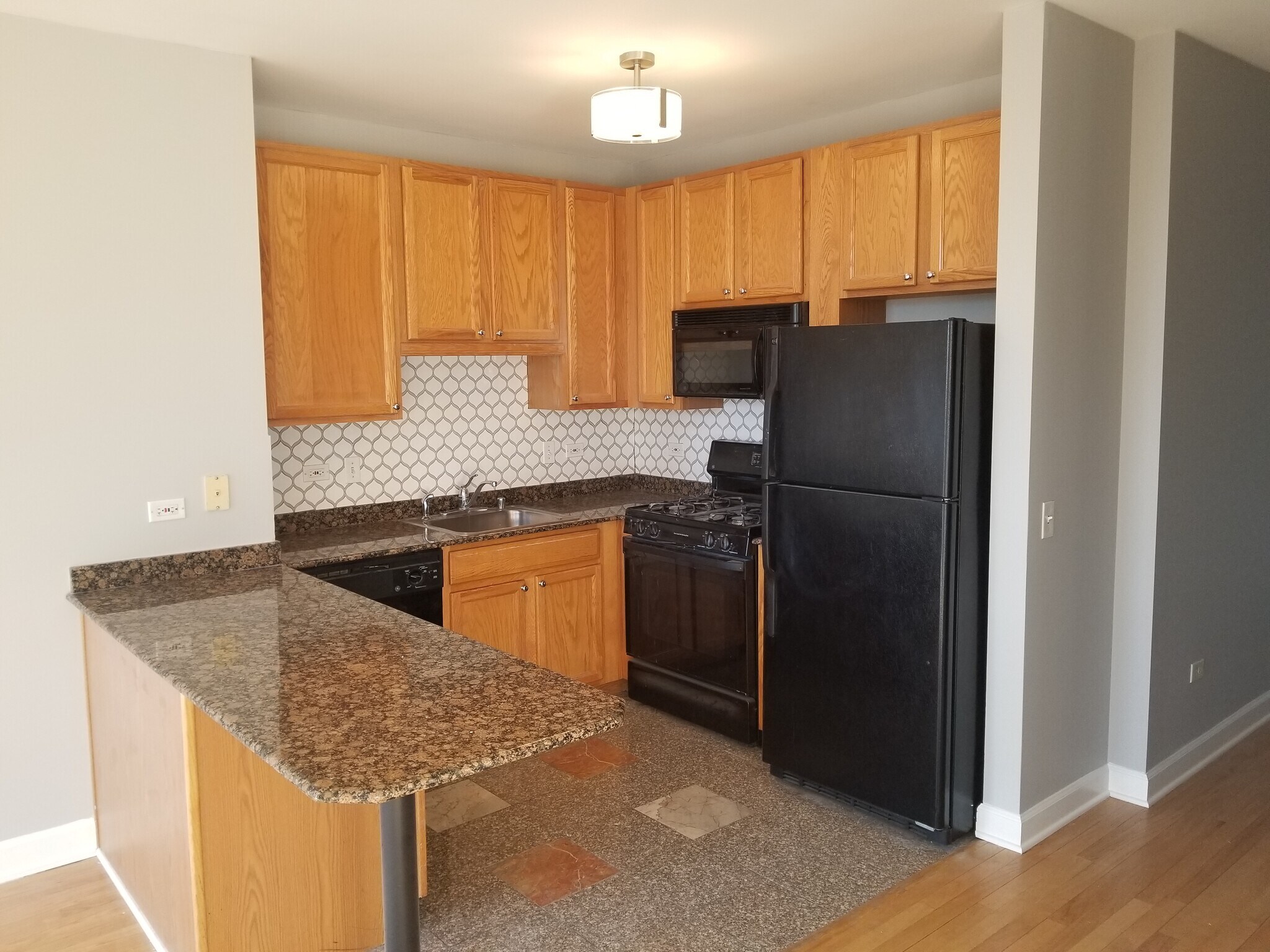 Building Photo - 645 N Kingsbury St