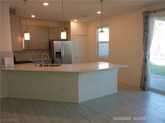 Building Photo - 9092 Jade Vine Ave