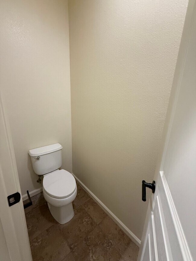 Building Photo - 566 Almaden Walk Loop