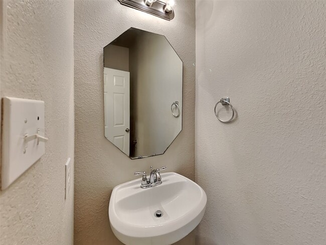 Building Photo - 18468 Sunrise Maple Dr