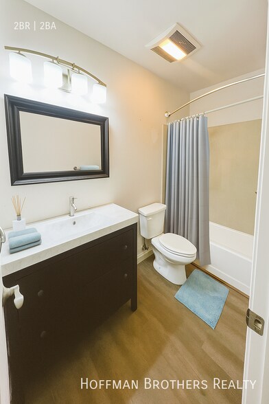 Building Photo - 2422 Graham Ave