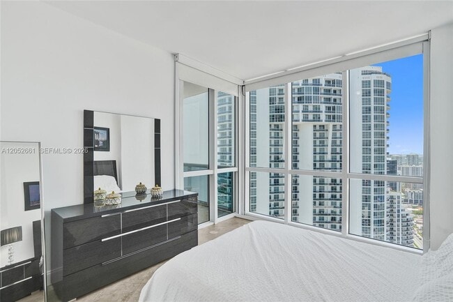 Building Photo - 18201 Collins Ave
