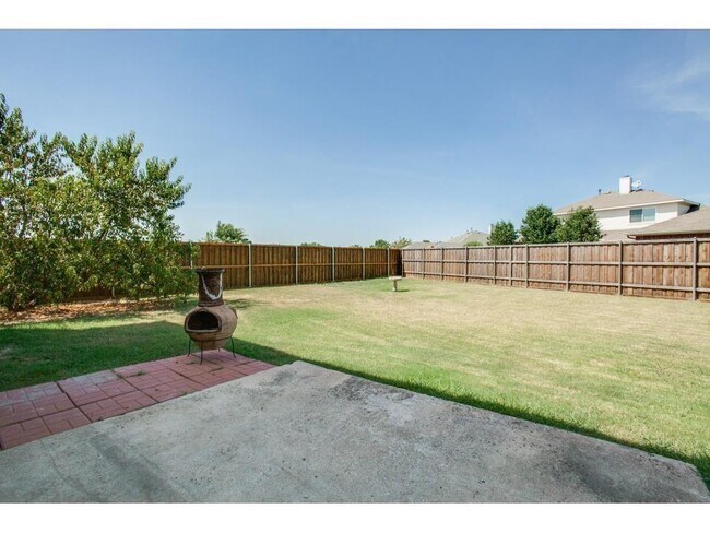 Building Photo - 137 W Clubview Ct